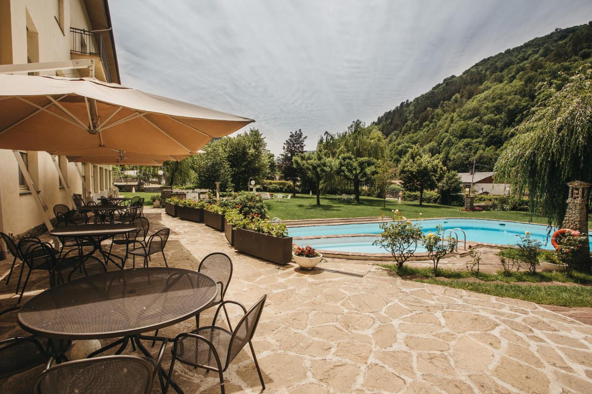 Hotel Catalunya Park Ribes De Freser Extérieur photo